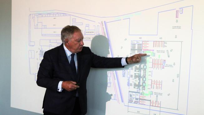Clemente González explica el proyecto de ampliación de la planta de Sabiñánigo.