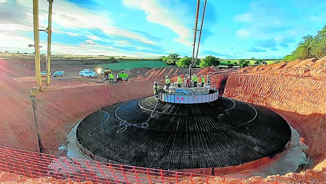 Imagen de la construcción del parque eólico Tico Wind, en Villar de los Navarros