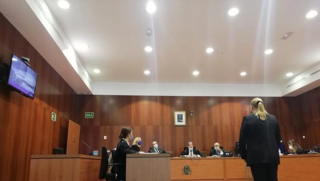 Gabriela C., durante el juicio celebrado contra ella en la Audiencia Provincial de Zaragoza.