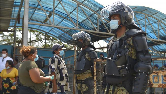 FFAA realizan operación en prisión de Guayaquil donde murieron 116 reos