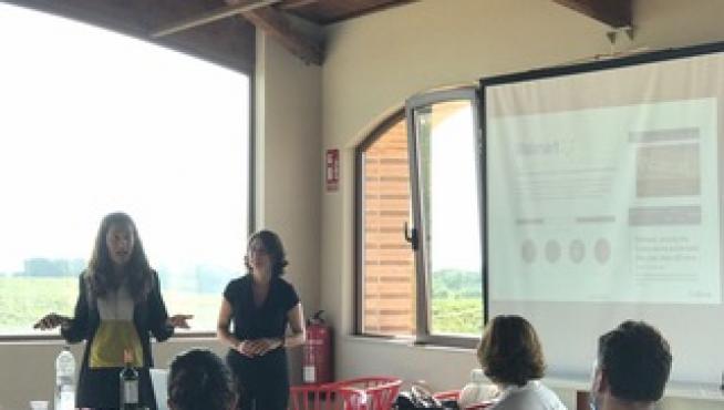 Las ‘coaches’ Beatriz Romanos y Corina Almagro explicaron el modelo de empresa exponencial.