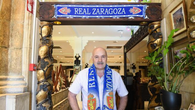 Luis Soler, propietario del restaurante Rogelios, en la plaza Eduardo Ibarra