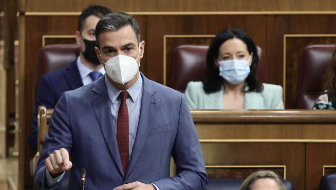 El presidente del Gobierno, Pedro Sánchez, interviene en una sesión de control al Gobierno en el Congreso de los Diputados, este miércoles.