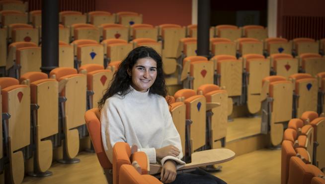 Claudia Marín en la Facultad de Economía de Zaragoza