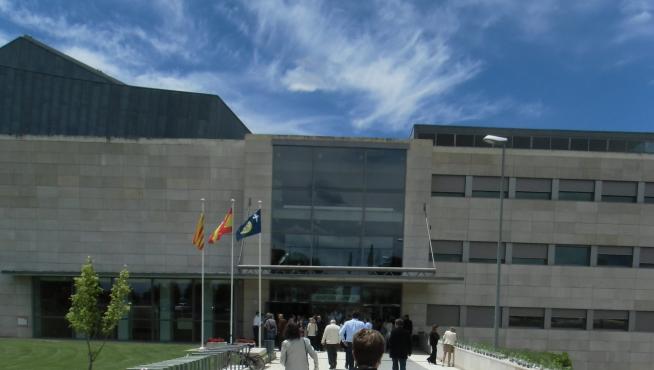 Entrada a la Escuela Politécnica de Huesca.
