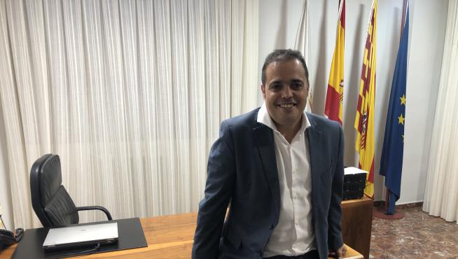 El alcalde de Andorra, Antonio Amador, en su despacho municipal
