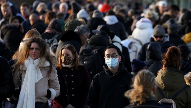 New measures imposed due to the Omicron coronavirus variant, in London