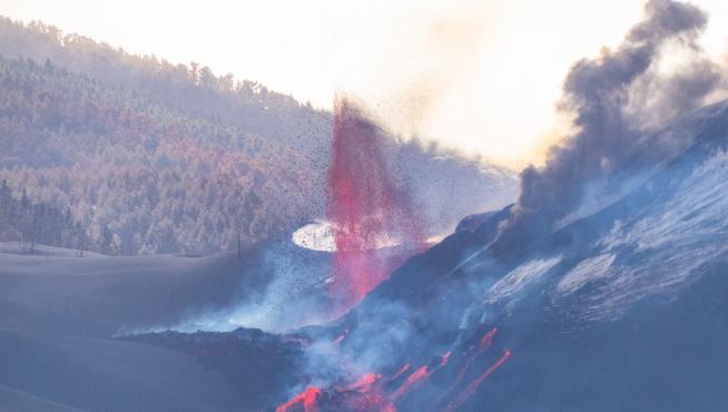 Se abre un nuevo foco emisor del volcán de La Palma y repunta la sismicidad