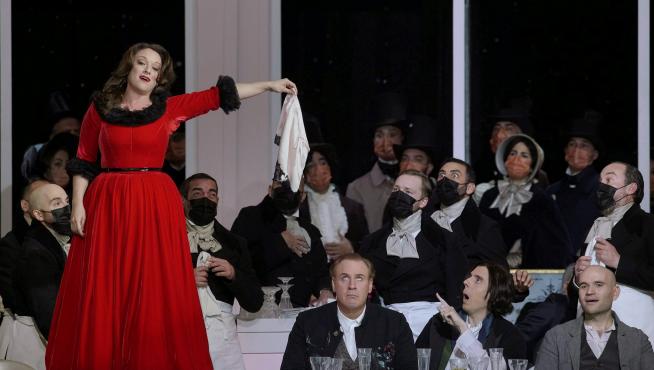 Iniesta, en un momento del ‘La bohème’ que se estrena mañana en el Teatro Real de Madrid.