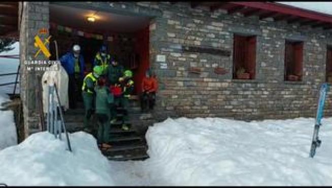 La Gendarmería rescata a montañero navarro con problemas cardíacos en Linza