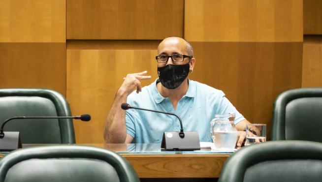 Alberto Cubero, en el salón de plenos del Ayuntamiento de Zaragoza.