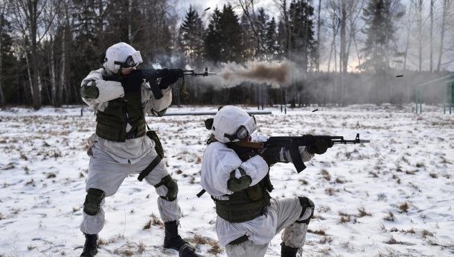 Russian troops participate in combat training