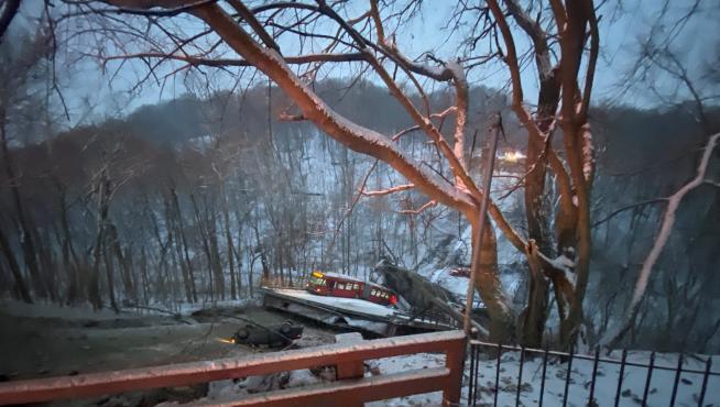 Al menos 10 heridos en el derrumbe de un puente de Pittsburgh, Estados Unidos