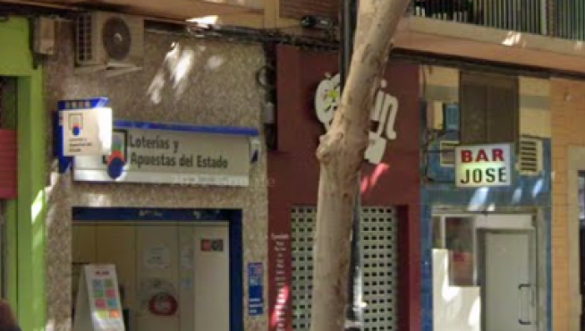 Administración de loterías Nº 71, situada en el número 59 de la avenida de la Jota