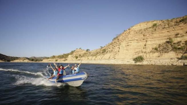 Turismo de pesca y acuático en el Mar de Aragón