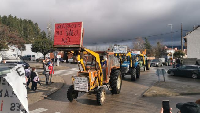 Última tractorada contra los parques fotovoltaicos que celebrada en Sabiñánigo