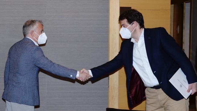 Mañueco se reúne con el candidato de Soria¡Ya!, dentro de las negociaciones abiertas para la formación de un Gobierno