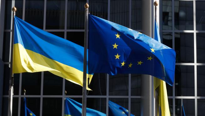 Los miembros de la Unión Europea establecen sus ayudas a Ucrania.