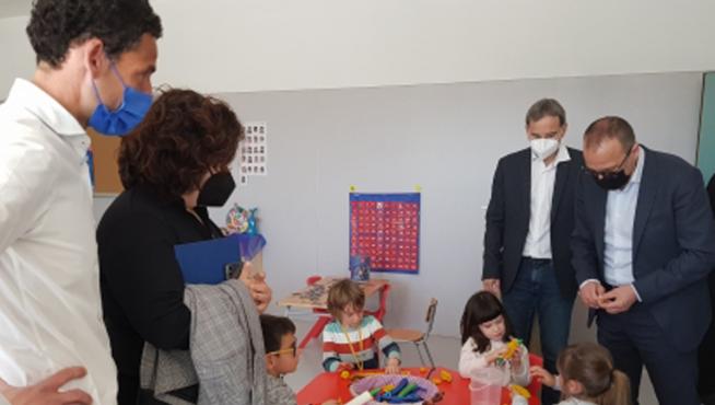Visita del consejero de Educación al CEIP Katia Acín de Binéfar