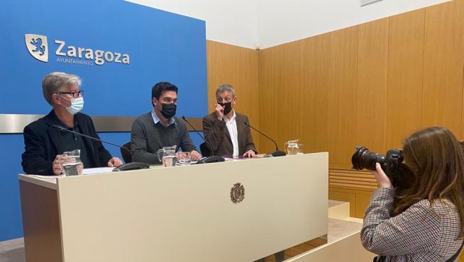 Pedro Santisteve de ZEC, Horacio Royo del PSOE y Fernando Rivarés de Podemos