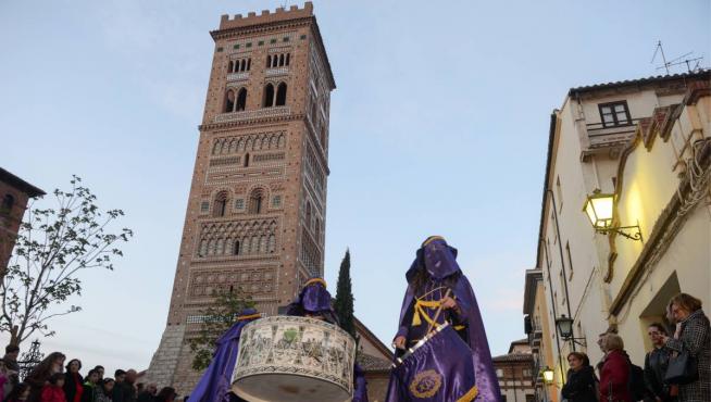 Procesión de Jesús Nazareno y María Santísima del Rosario en Teruel.