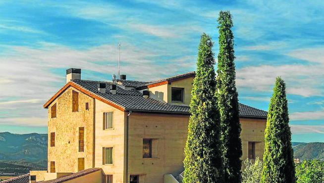 El hotel de la Torre del Marqués rehabilitó una antigua masía de Monroyo.