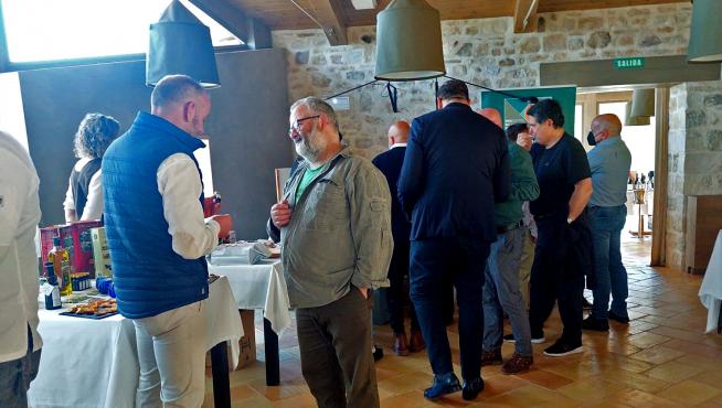 La Torre del Marqués, en Monroyo, acoge a productores del Matarraña y de otros puntos de la provincia turolense.