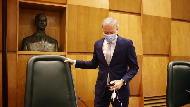 Jorge Azcón, alcalde de Zaragoza, en el pleno de este viernes