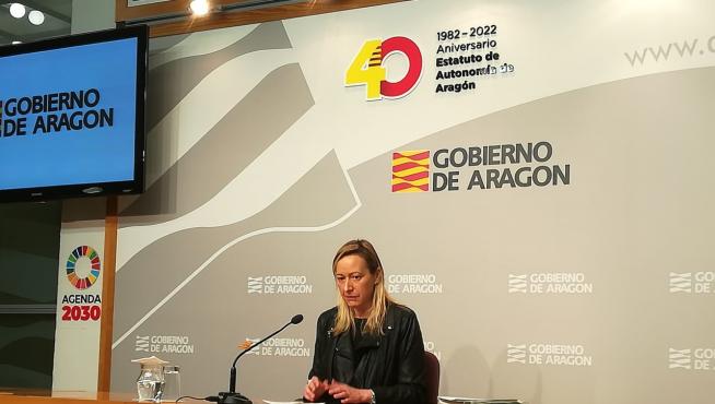 La consejera de Economía, Marta Gastón, presentando los datos del paro