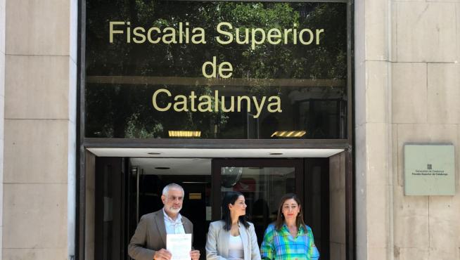 El líder de Cs en Catalunya, Carlos Carrizosa; la líder de Cs, Inés Arrimadas; y la presidenta de Cs en el Ayuntamiento de Barcelona, Luz Guilarte.