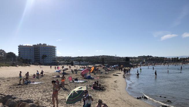 La playa de La Pineda, una de las preferidas de los aragoneses