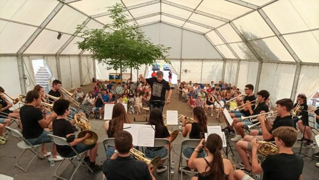 Cuarenta alumnos y cuatro profesores del Conservatorio de Música de Huesca protagonizaron el concierto.