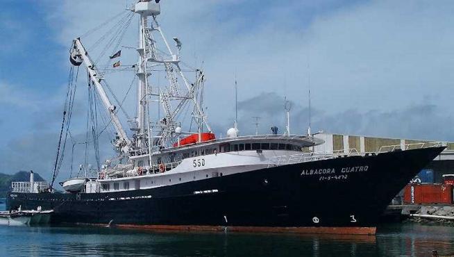 El atunero Albacora Cuatro.