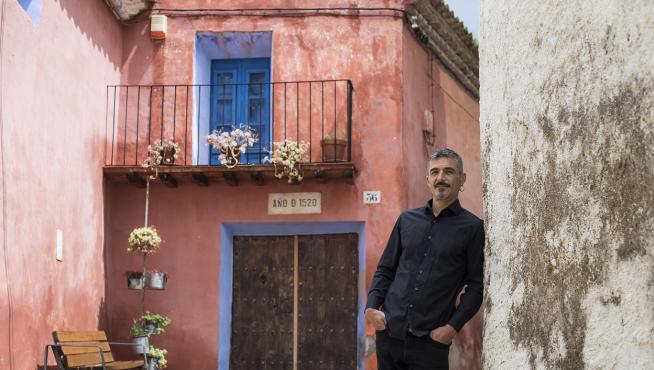 Jaime Oms, Fakir Testa en los escenarios, delante de su casa en Paracuellos de la Ribera.