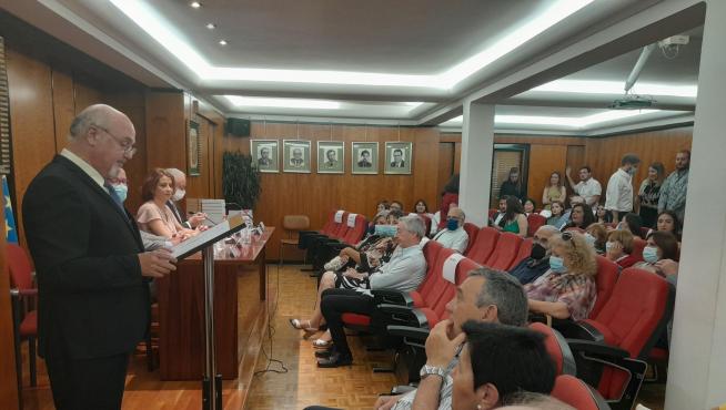 Imagen del acto oficial con motivo de la festividad de la patrona de los médicos celebrado este viernes en Teruel. En la mesa, Ismael Sánchez y la alcaldesa de Teruel, Emma Buj, entre otros.
