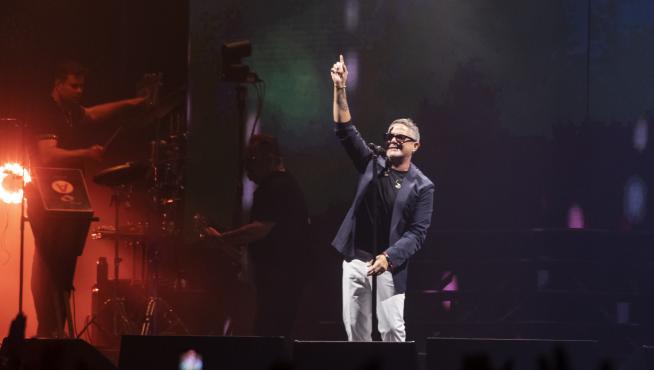 Alejandro Sanz, al inicio de su concierto en La Romareda.