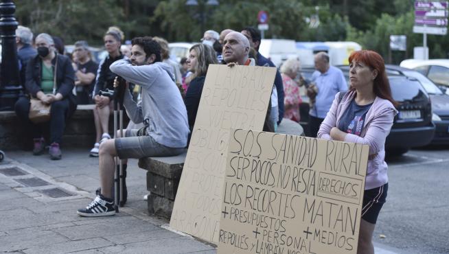 Protesta en Canfranc por el cierre de las urgencias médicas.