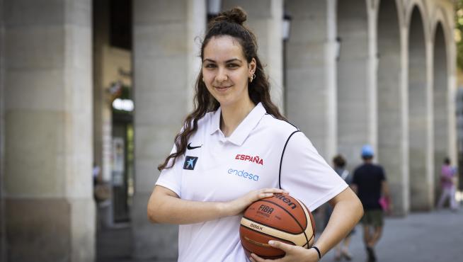 Ariadna Termis, jugadora de altura.