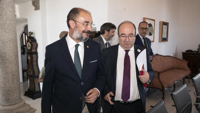 El presidente de Aragón, Javier Lamán, y el ministro de Cultura, Miquel Iceta, este martes en Madrid