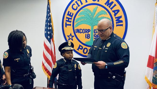 Daniel DJ, un niño con tumor cerebral, ha cumplido su sueño de ser policía por un día.