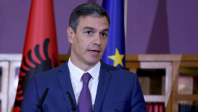 Sánchez durante su visita a Tirana este lunes.