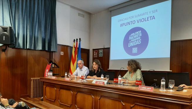 Jornada de Punto Violeta en la Cámara de Comercio de Huesca.