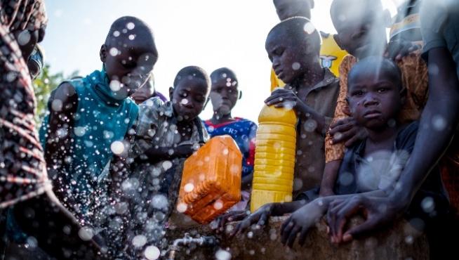 El aumento del precio del agua hace que muchas familias del Cuerno de África no pueden permitírsela.