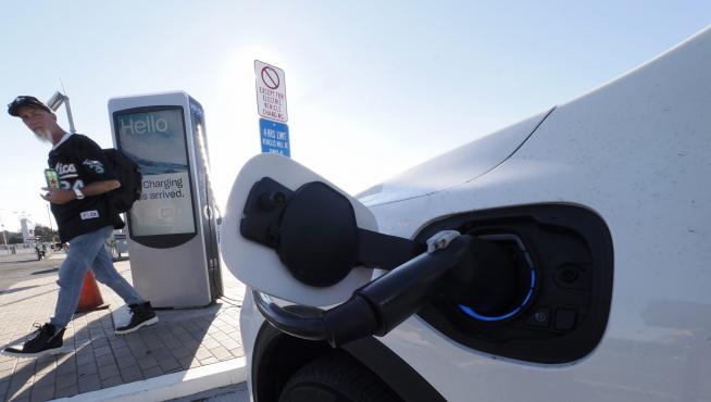 California prohibirá vender coche de gasolina.
