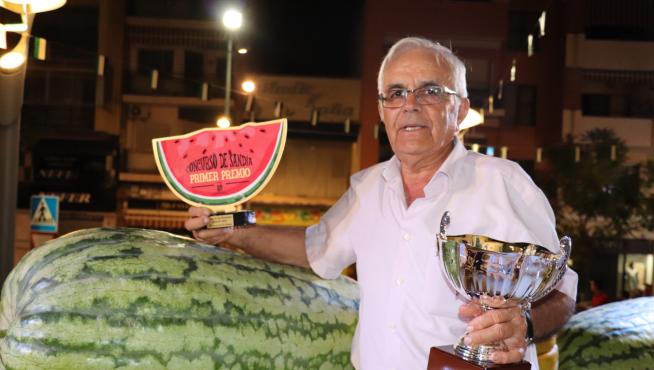 Antonio González ganó en 2019 el concurso de la sandía más gorda con una pieza de casi cien kilos.