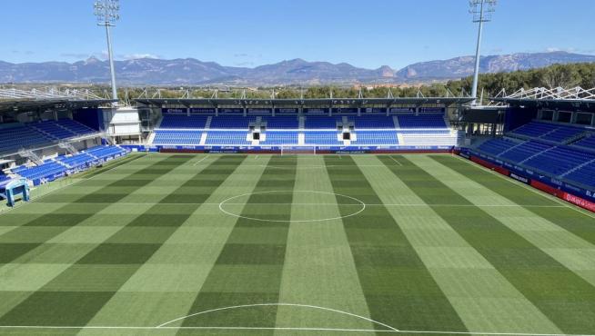 El estadio de El Alcoraz cuenta con capacidad para 9.000 espectadores.