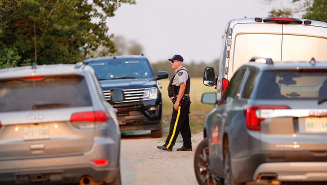 Un oficial de la Policía montada de Canadá en el lugar de los hechos.