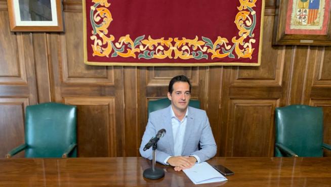 El concejal de Empresas, Autónomos, Comercio y Empleo, Ramón Fuertes, en la presentación del plan.