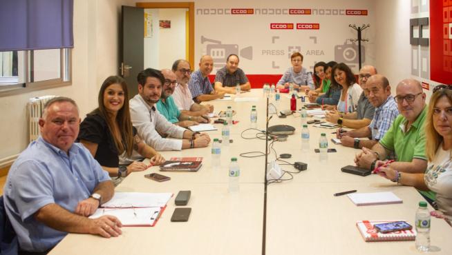 Las comisiones ejecutivas de CCOO y UGT en Aragón se reunieron ayer para exigir una negociación colectiva que garantice el poder adquisitivo de los salarios y ante la negativa de las patronales.