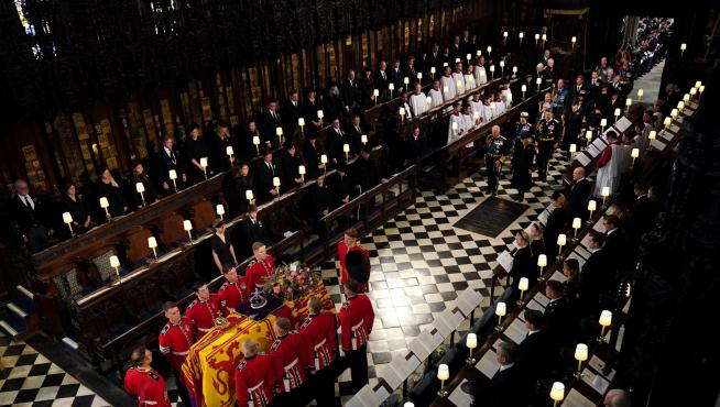 Último adiós a Isabel II en la capilla de Windsor
